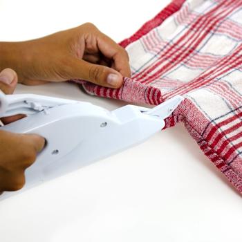 Preview: Ciseaux Automatiques Électriques - Coupe Précise Tissus Papier - Idéal Couture, Bricolage, Artisanat - Guide Réglable, Batterie AA/LR06, 22.5x12x3cm ABS