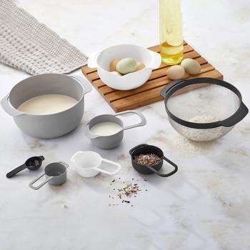 Preview: 8-in-1 Schüssel-Set mit Messbechern & Löffeln - Platzsparendes Design zum Stapeln - BPA-frei & zertifiziert - Spülmaschinen- & mikrowellenfest