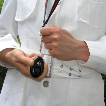 Preview: set di 4 allarmi personali 120dB con torcia LED, nero, sicurezza personale, alta deterrenza