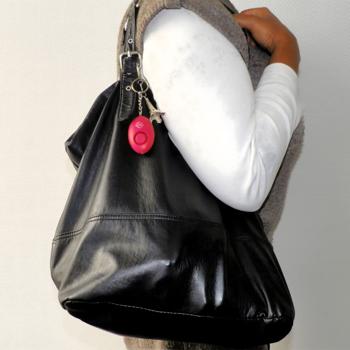 Preview: 2er-Set Personenalarm - 120dB laut mit LED-Licht & Taschenlampe - Ideal für Selbstverteidigung, Notfall, Kinder & Senioren - Pink - Schlüsselanhänger