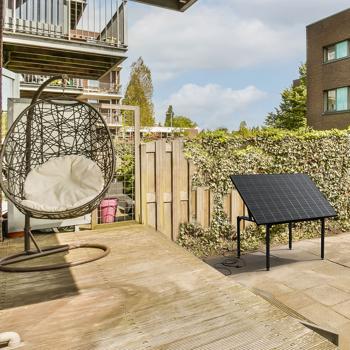 Preview: Tavolo solare da giardino con 410 watt, pratica centrale elettrica da tavolo per balcone e giardino, resistente alle intemperie, fonte di energia sostenibile per elettrodomestici e illuminazione