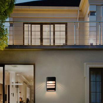 Preview: 4er-Set Solar Wandlampe - Effektive Abschreckung & verbesserte Sicht im Aussenbereich - 8h Leuchtdauer, IP44, warmweisses Licht