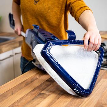 Preview: pulitore a vapore e mop a vapore 2 in 1 (1600 W, bianco-blu) - Pulizia accurata e profonda senza prodotti chimici - Ideale per tutti i pavimenti e le superfici Preview: pulitore a vapore e mop a vapore 2 in 1 (1600 W, bianco-blu) - Pulizia accurata e profonda senza prodotti chimici - Ideale per tutti i pavimenti e le superfici