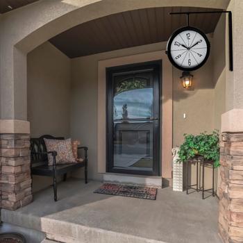 Preview: 2er-Set Wanduhr im Bahnhofsuhr-Design - doppelseitige Metall-Glas-Konstruktion - Ø 20cm - kabellos - Schwarz/Weiss - für Eingangsbereich & Innenräume