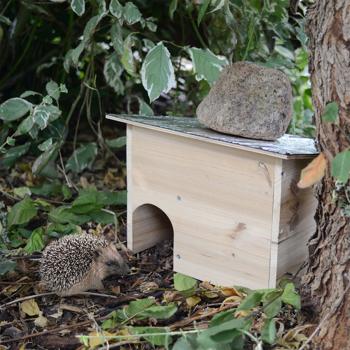 Preview: 2er-Set Igelhaus Bausatz aus FSC Holz mit wetterfestem Dach