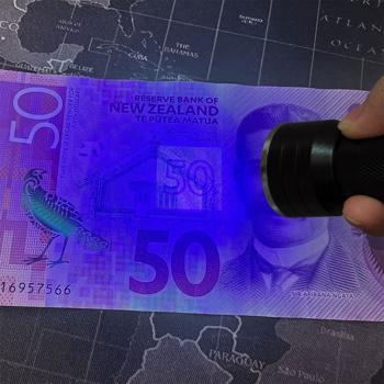 Preview: Lampe UV multifonction – lampe torche et détecteur de faux billets/faux papiers – 21 LED, à piles