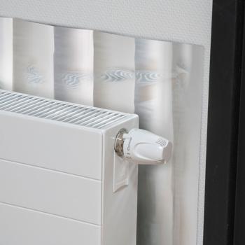 Preview: Heizkörper-Reflexionsfolie - Reduziert Heizkosten, gleichmässige Wärmestrahlung, Thermofolie mit Klebeband, 750x50cm - PET Material, zuschneidbar, ohne Bohren