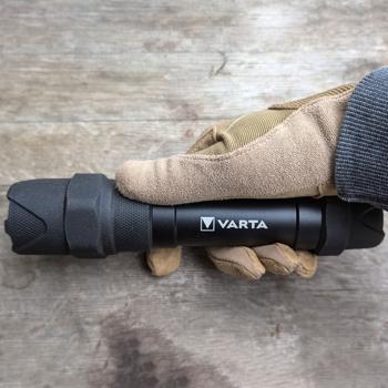 Preview: Torcia LED Varta, Indistruttibile, F30 Pro, 650lm, incl. batterie