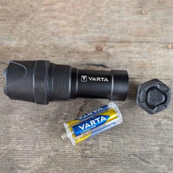 Preview: Torcia LED Varta, Indistruttibile, F10 Pro, 300Im, incl. batterie