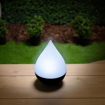 Preview: 4er-Set Tropfen LED Solarleuchte - Warmes Licht für Terrasse, Balkon & Garten - Ø 14.5x20 cm - Kabellos, solarbetrieben, 6-8h Leuchtdauer Preview: 4er-Set Tropfen LED Solarleuchte - Warmes Licht für Terrasse, Balkon & Garten - Ø 14.5x20 cm - Kabellos, solarbetrieben, 6-8h Leuchtdauer