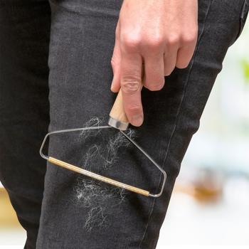 Preview: Pet hair remover for clothing & upholstered furniture: Effective lint brush against dog & cat hair - for a hair-free home