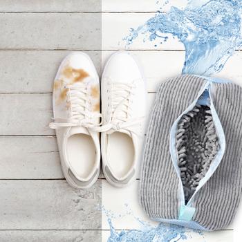 Shoe wash bag with cleaning fibers: Gentle on sneakers & sneakers in the washing machine