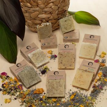 Preview: Set di 3 saponi solidi organici senza olio di palma, min. 72% di oli spremuti a freddo, lavanda e menta