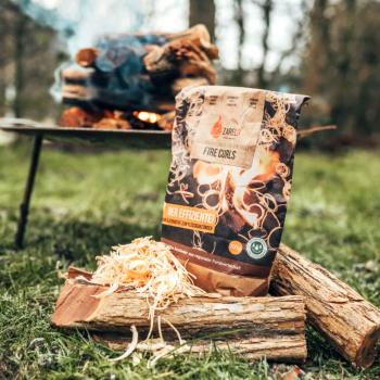 Preview: 3er-Set Firecurls Holz Anzünder - Schnell entflammbar für Grill & Kamin - Kiefernholz, 3x200g - Made in Germany, FSC 100%, DIN EN 1860-3