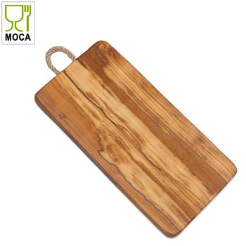 Preview: Olivenholz Schneidebrett – rechteckig 29x13x1,8 cm – handgefertigt, robust, unbehandelt, mit Kordel, MOCA-zertifiziert – aus Italien