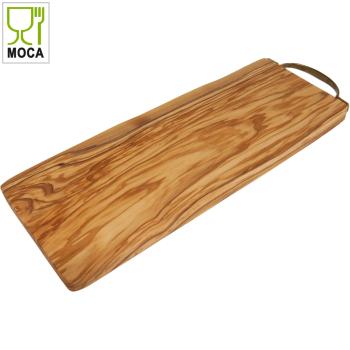 Preview: Olivenholz Brett mit Messinggriff - Rustikales Servier- & Schneidebrett für Antipasti & Käse - Handgefertigt, 39x16x2cm