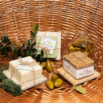 Preview: Savon à l’huile d’olive et de laurier, avec porte-savon en travertin