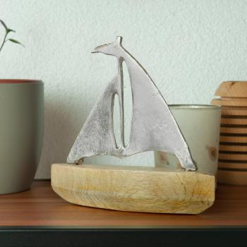Preview: Segelboot Deko aus Aluminium - Edle Dekoration für Wohnräume - Mangoholz-Sockel - Braun, Silber - Maritim - 17x17x6cm - Handgefertigt