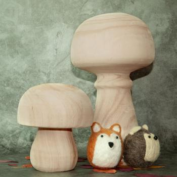 Preview: Deko Figur Pilz aus Paulowniaholz - Rustikale Holz Dekoration braun - Für gemütliches Ambiente drinnen & geschützten Aussenbereich - Ø 15x27cm