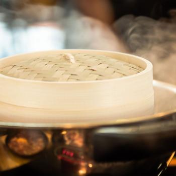 Preview: Bambusdampfkorb - 2-lagiger Dampfgarer für gesunde Küche - Schonendes Kochen von Reis, Gemüse, Dumplings, Lachs & Frühlingsrollen - Ø 24 cm