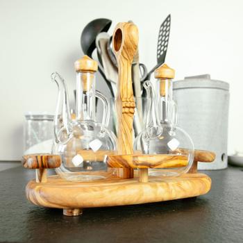 Preview: Olivenholz Menage - Handgefertigt - Öl- & Essigspender mit Glasflaschen & Holzdeckel - 19x22x11cm - Mediterranes Design & Geschenkidee