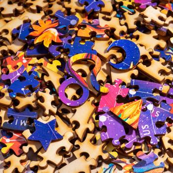 Preview: Sternzeichen Holz Puzzle Löwe aus Birkenholz - 180 Teile, Ø 24 cm - Entspannung & Gedächtnistraining - Geschenk für Astrologie-Fans