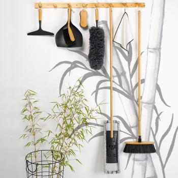 Preview: Staubwedel mit Bambusgriff - Mikrofaser-Staubmagnet für effizientes Staubwischen ohne Aufwirbeln - 56 cm Länge - Ideal für Möbel, Fensterläden, Computer