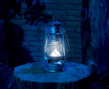 Preview: Dimmbare LED-Sturmlampe - Seefahrer-Design, ultrahell bis 200lm - 3W, tageslichtweiss, batteriebetrieben, silber - Für Camping & Terrasse