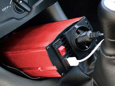 Preview: Car voltage converter 300 W, 230 V AC, 5 V USB, Peakpower 600 Watt