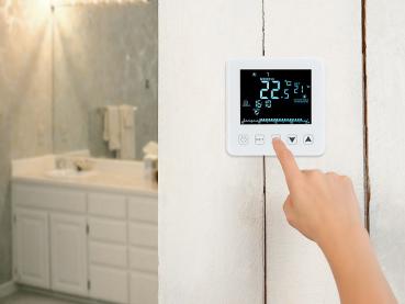Preview: Wand-Thermostat für Fussbodenheizung - LCD-Touch-Tasten, programmierbar & energieeffizient - 2 Sensoren, Frostschutz, Kindersicherung, 230V