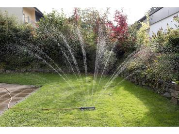 Preview: Oscillating square sprinkler with dirt screen, up to 300 m² at 4 bar