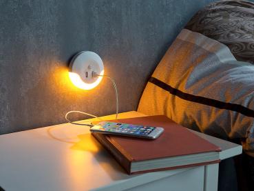 Preview: Luce notturna da presa a LED con PIR e sensore di luminosità, 2x USB (10 watt)