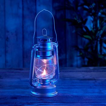 Preview: LED-Sturmleuchte - Öllampen-Design, authentische Flammen-Imitation, Deko-Licht für Innen & Aussen - Batteriebetrieb, Silberfarben, 16.5x11.5x26 cm, 420g