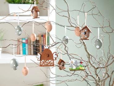 Preview: set di 13 pezzi di decorazioni pasquali da appendere, in scatola di legno