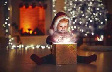 Preview: 4er-Set USB-LED-Lichterdraht 100 LEDs-10m biegsamer Kupferdraht für flexible Deko mit 8 Modi & Timer-Funktion-Tageslichtweiss-USB-Betrieb