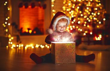 Preview: set di 4 fili luminosi LED USB, 100 LED, 8 modalità, 10 m, bianco caldo Preview: set di 4 fili luminosi LED USB, 100 LED, 8 modalità, 10 m, bianco caldo