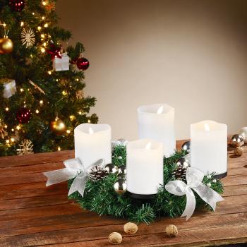 Preview: Couronne de l‘avent Aspect Sapin - Décorations Argentées, Bougies LED Blanches Télécommandées - 2 Modes Lumineux, Minuteur - Ø 30 cm