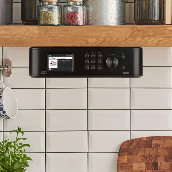 Moderna radio da cucina sottopiano DAB+/FM, nera, con sistema di allarme di emergenza EWF e display a colori TFT LCD, di alta qualità, sicura e versatile