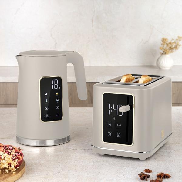 High-quality breakfast set: Elegant kettle & state-of-the-art toaster with LED display & 7 browning levels, for the perfect morning