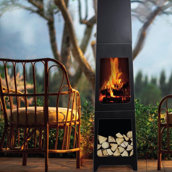 Cheminée de jardin noire : poêle de terrasse robuste, moderne et chaleureux - pour des soirées agréables et une atmosphère extérieure élégante