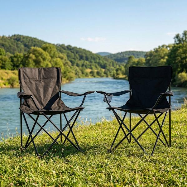 2 chaises pliantes de camping noires – accoudoirs et porte-boisson – compactes, robustes, confortables – idéales pour le plein air