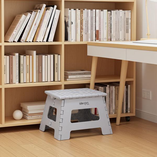 Marchepied pliant robuste – supporte jusqu’à 150 kg – peu encombrant, pratique pour cuisine, salle de bains, caravane et plus