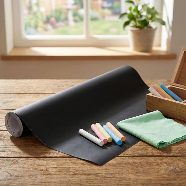 Pellicola lavagna autoadesiva 60 x 200 cm incl. 5 gessetti e pad di pulizia – pellicola da parete come lavagna e memo board per cucina, cameretta e ufficio