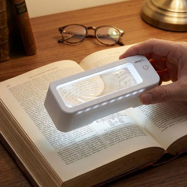 LED reading magnifier with 3x magnification, dimmable, 3 light colours 3000–6500 K, battery up to 10 h, USB-C, ideal for seniors & impaired vision, illuminated visual aid