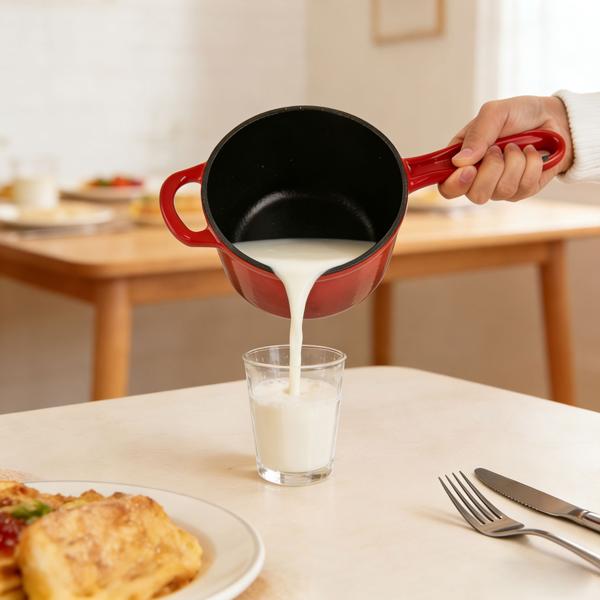 Gusseisen Stielkasserolle mit Deckel Rot, Ø 17cm, 1,6 Liter Volumen, hochwertiger Saucentopf für alle Herdarten & Induktion, 17x10 cm, 2,65kg