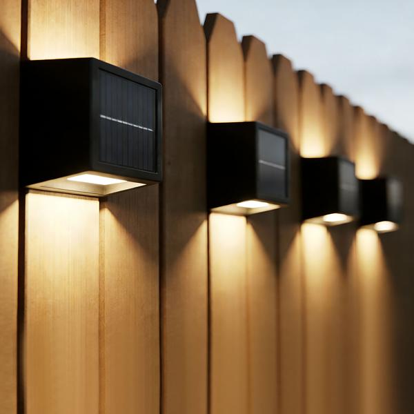 Lot de 4 appliques murales solaires LED pour extérieur : lampe de jardin blanc chaud/blanc froid avec batterie et capteur, IP44 étanche, projecteur décoratif pour clôture et mur