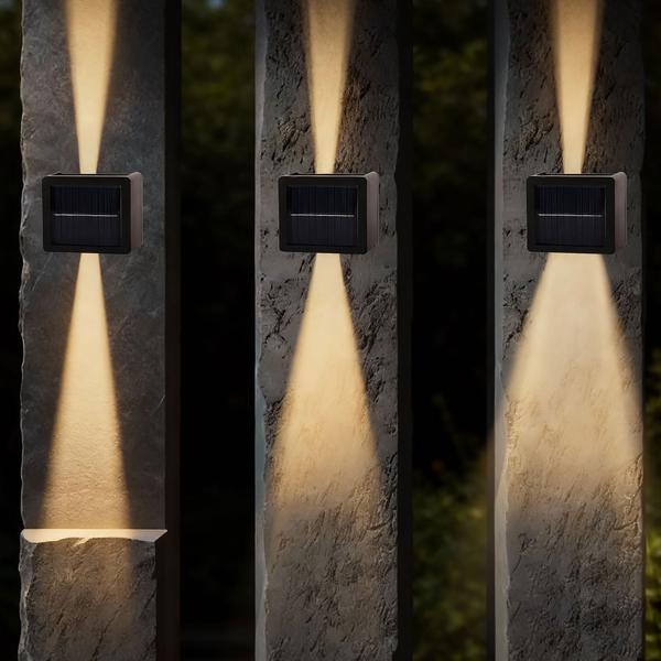 Lot de 4 appliques murales solaires LED pour extérieur : lampe de jardin blanc chaud/blanc froid avec batterie et capteur, IP44 étanche, projecteur décoratif pour clôture et mur