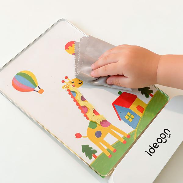 Set of 2 Creative LED Acrylic Drawing Boards for Children: Wireless DIY Lamp with Battery & 7 Coloured Pencils – The perfect glowing gift for little artists 22 x 15 cm