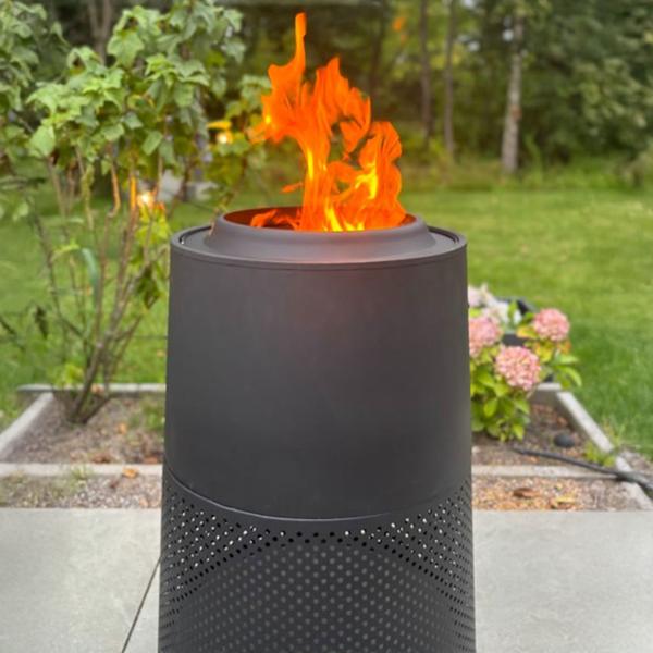Robuste Feuerstelle Raucharm, Schwarz: Doppelwandiges Feuerfass für Holz & Pellets - Perfekt für Garten, Terrasse, Balkon