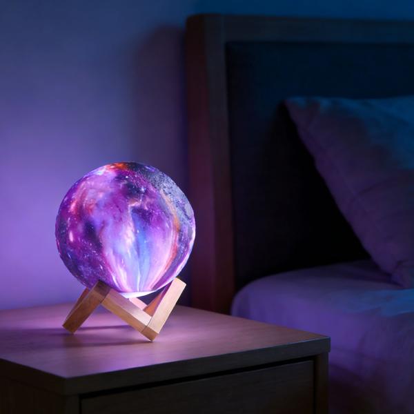 Set of 2 3D Galaxy Moon Lamps 15 cm with 16 colors – Dimmable LED moon lamp including remote control and wooden stand - rechargeable night light & decor